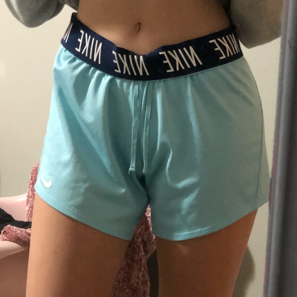 loose fitting nike dri fit shorts